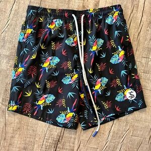 UZZI Parrot Tropical Swim Trunks Men’s Medium Black Board Shorts